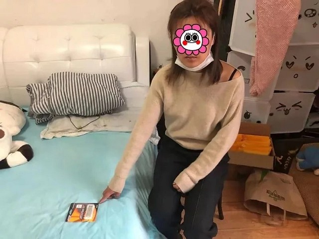 夫妻俩假卖音乐U盘实则卖片_现已被抓捕