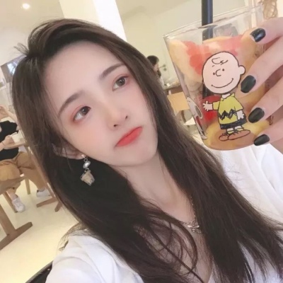 比较有魅力的女生微信头像_比起生活我更热爱你