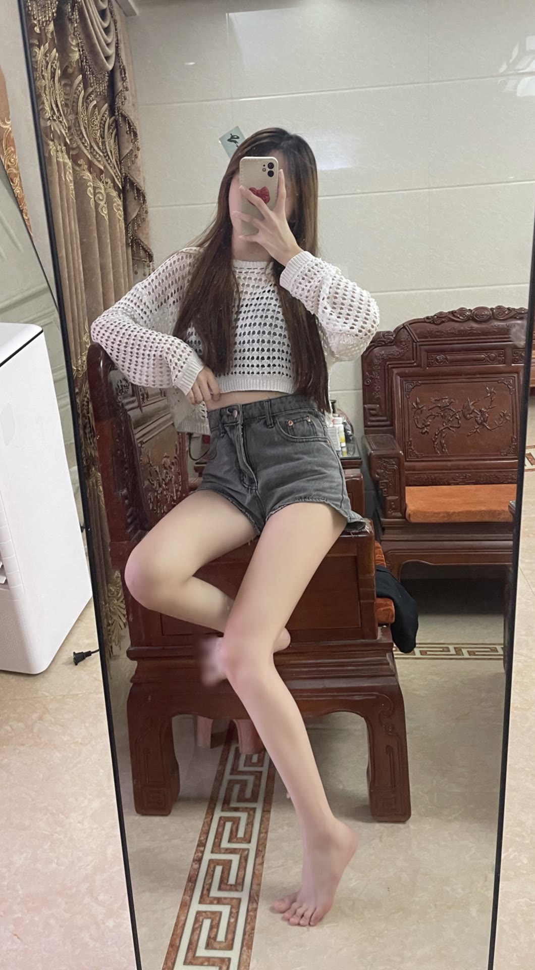 腿很细很白很长的超短裤小姐姐美图
